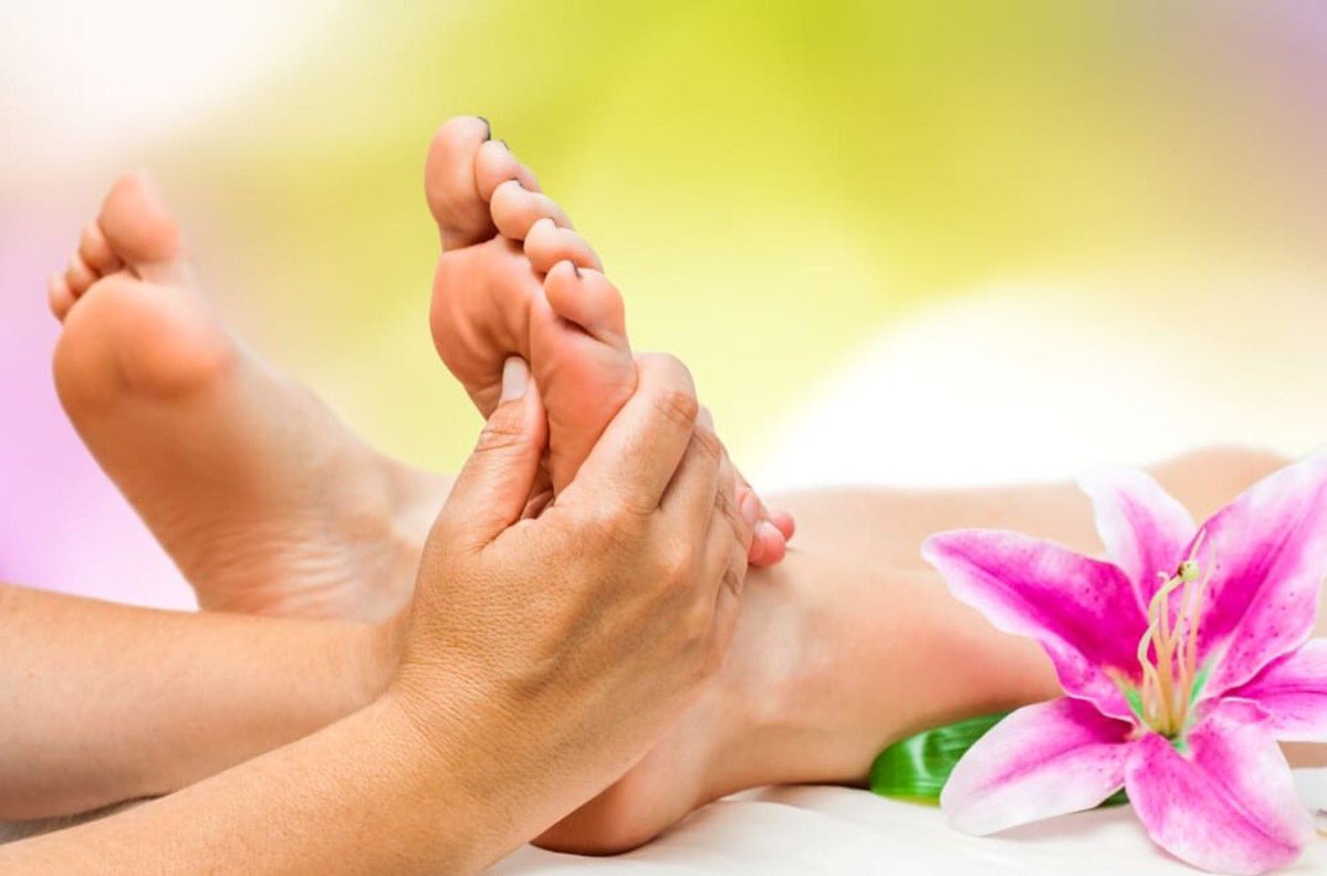 HarnhamPhysio's tweet photo. Always wonderful when another professionally accredited reflexologist loves coming to you for treatment themselves. #LovelyFeedback #ThankYou #Flattered ๐๐๐๐. Marie trained 18 yrs ago as a Reflexologist before becoming a Physiotherapist. #HolisticPractice https://t.co/lQ0i0Oj4sV