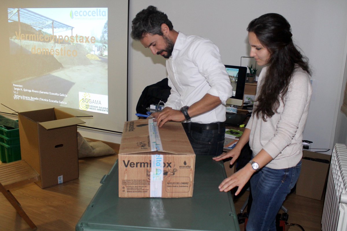 ReciclaAsPontes's tweet photo. 🌿🍂🍏🥦🥒 52 familias de @AsPontes xa están facendo #CompostDaCasa coa colaboración de #Sogama E ti, anímaste? 📧 info@auladareciclaxe.es 📱 608 201 251 // 698 150 318 #CompostaxeDoméstica #Vermicompostaxe @RedCompostaje @EASogama @galiciarecicla +info: https://t.co/QcIWtTHTJD https://t.co/kBGrEjJWnc