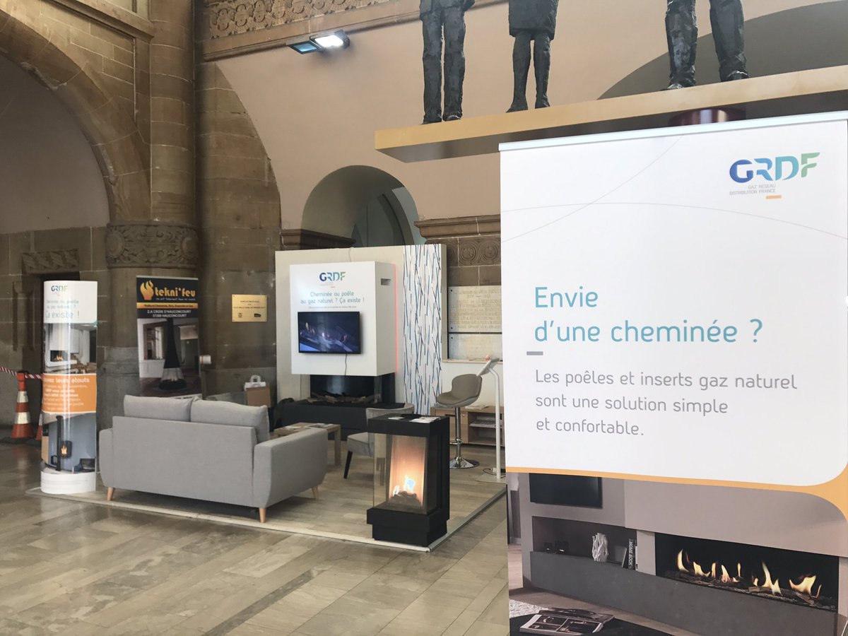 Lena_Arnone's tweet photo. Un espace cosy pour vous faire découvrir le poêle et l'insert gaz 🔥RDV À LA GARE DE METZ ☺️@GRDF https://t.co/5uKE0v3xVp