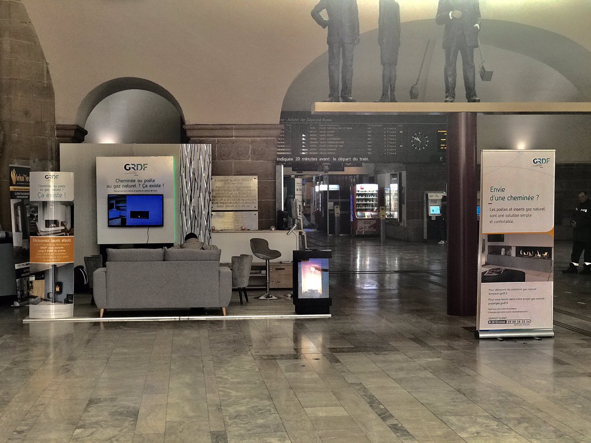 Lena_Arnone's tweet photo. Un espace cosy pour vous faire découvrir le poêle et l'insert gaz 🔥RDV À LA GARE DE METZ ☺️@GRDF https://t.co/5uKE0v3xVp