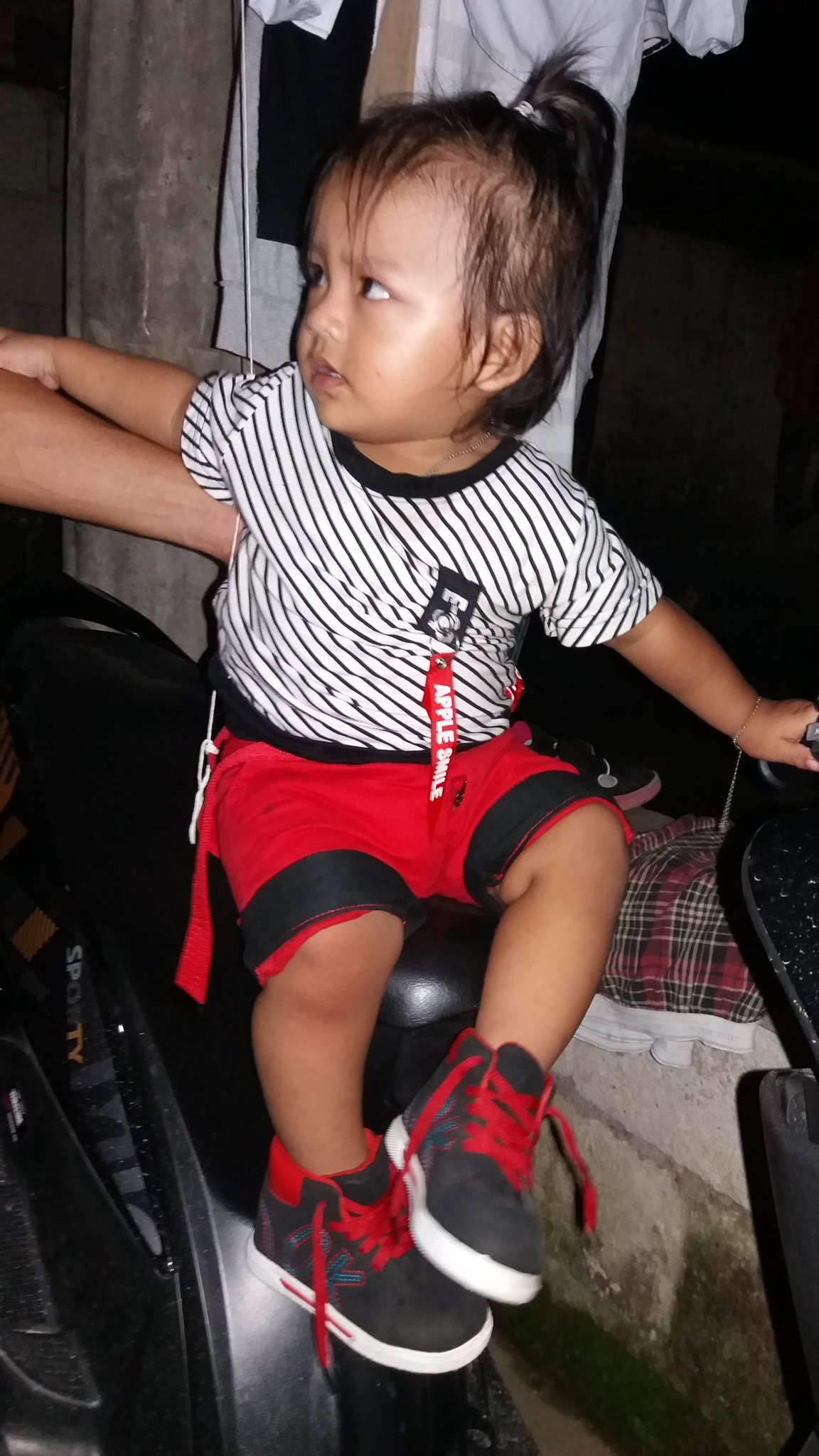 Ang sungit ni birthday boy, ayaw papicture! Happy 1st birthday baby kyle! love u  