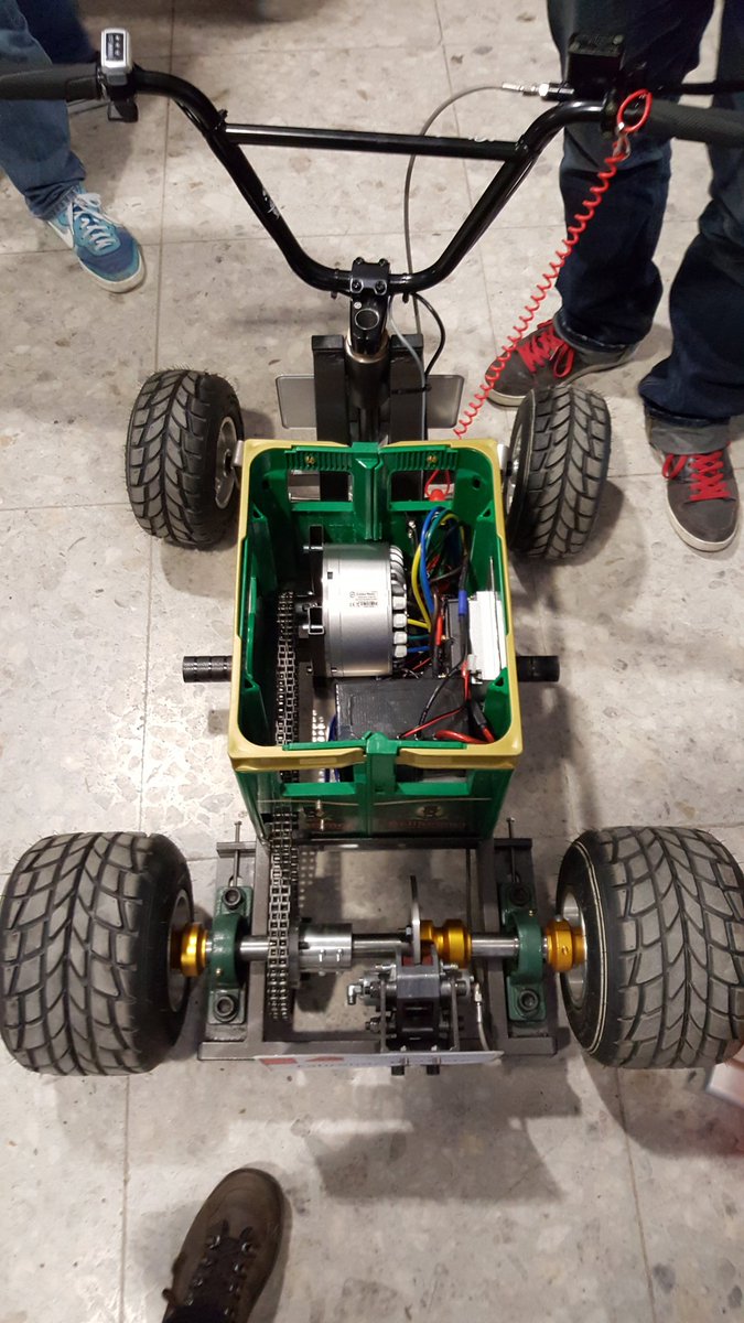 HKAnews's tweet photo. So sieht die elektrisch angetriebene Bierkiste von innen aus #Campustag #studienarbeit #studieninfo https://t.co/N02gbENxpG
