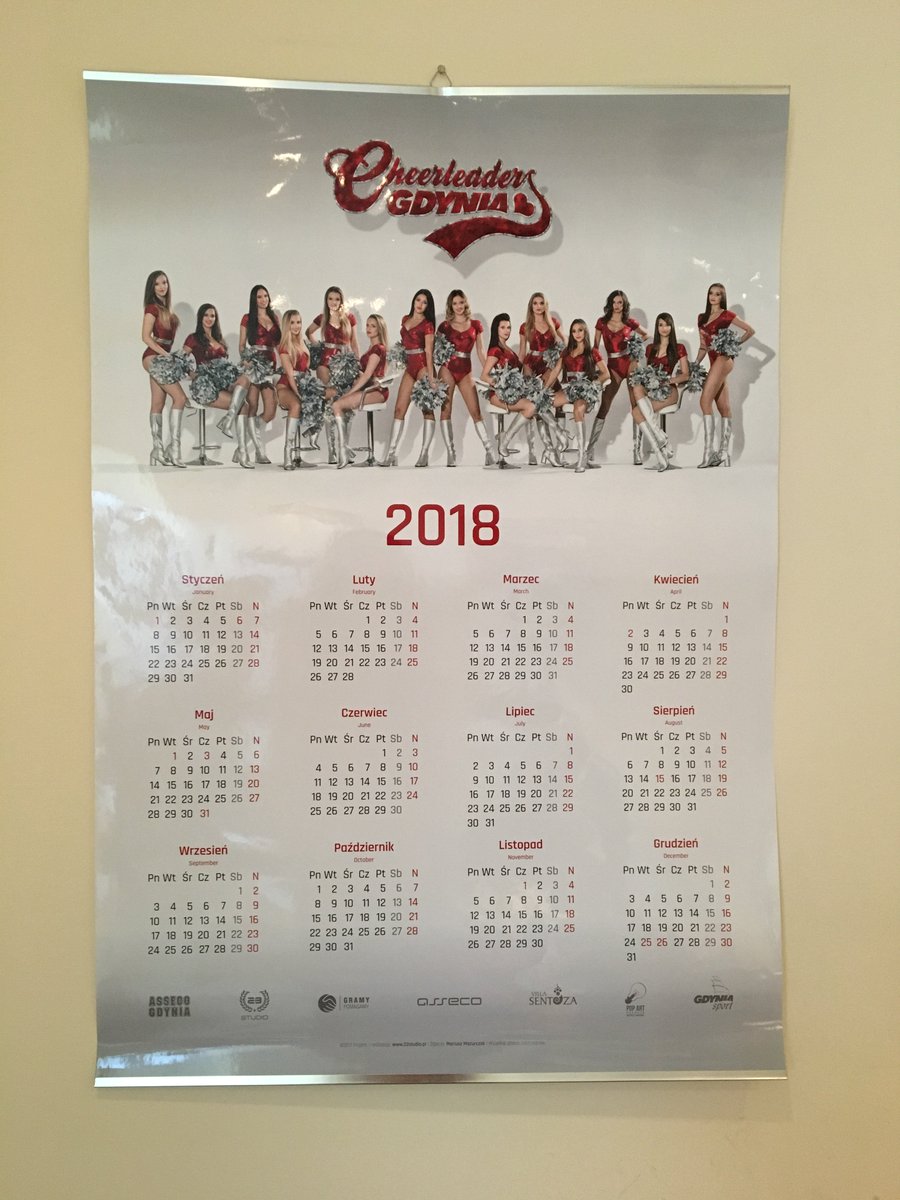 CheersGdynia's tweet photo. Co jest najlepszym znakiem, ze zbliza sie koniec roku? Nasz nowy kalendarz! Przesylamy gorące pozdrowienia z Gdyni! 😘😘😘  #Cheerleaders #Gdynia #Kalendarz #CheersLife https://t.co/hf08RJPa2f