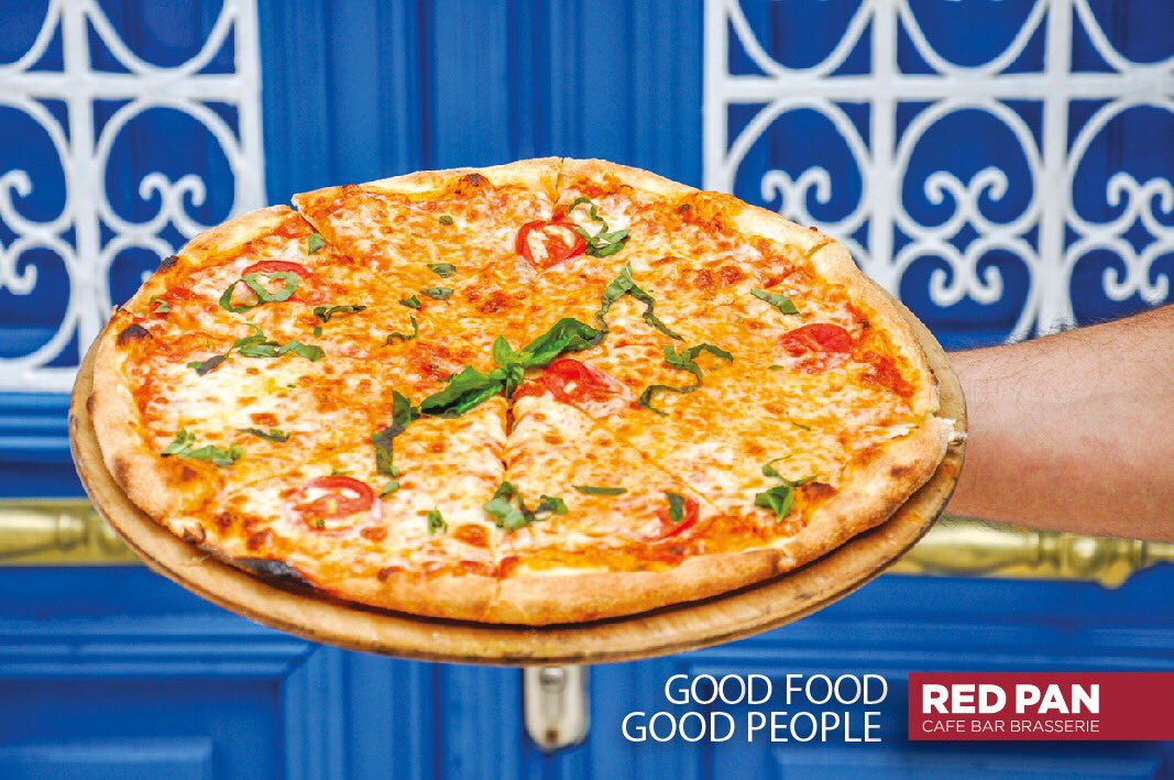 Gerçek İtalyan Pizzası'nda kullanılan 00 Manitoba Unu ile, el açması olarak hazırlanan nefis bir pizza iyi gitmez mi şimdi?