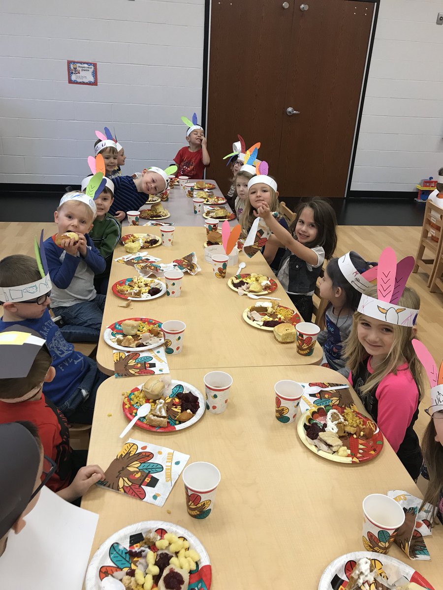 MrsMenteerTLC's tweet photo. PK students enjoyed a Thanksgiving feast together! @Knights_TLC @KnightsR7 https://t.co/DDVzuATuiI