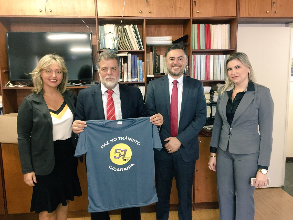 kfernandamoraes's tweet photo. Reunião na ABDER, pauta: alinhamento para ações do 20 Enacor para maio de 2018; 2a Assembleia Geral Ordinária ABDER; lançamento 57 anos DER-DF.  #enacor #mob #abder https://t.co/cuyZlF08Qs