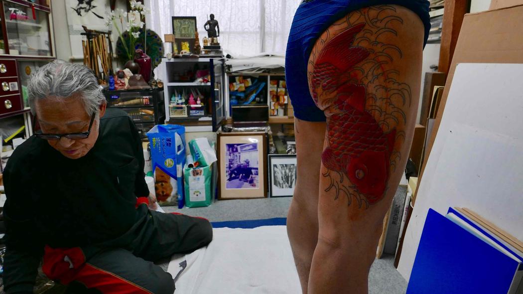 Viceitaly's tweet photo. Intervista al tatuatore preferito dalla Yakuza https://t.co/yqXxOAHGJw https://t.co/VoALlDXarG