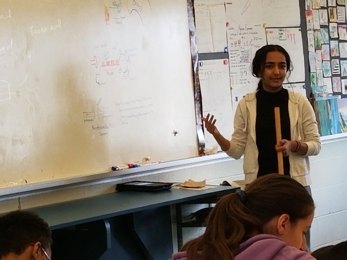 TDSB_Islington's tweet photo. Gr8 Students doing the teaching @tdsb @LN22_tdsb #owningthelearning   @s_spyropoulos @TDSB_STEM @MitzieHunter https://t.co/SimhlIY5Zi