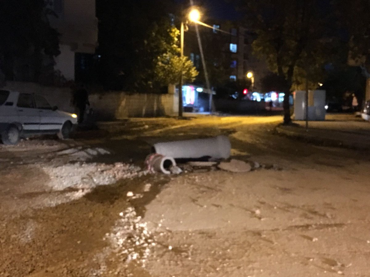 adiyamangundemi's tweet photo. #uyarı #levhası #koymak #çok #mu #zor insan hayatı bu kadar ucuz olmamalı. https://t.co/ySfwVNlWQw