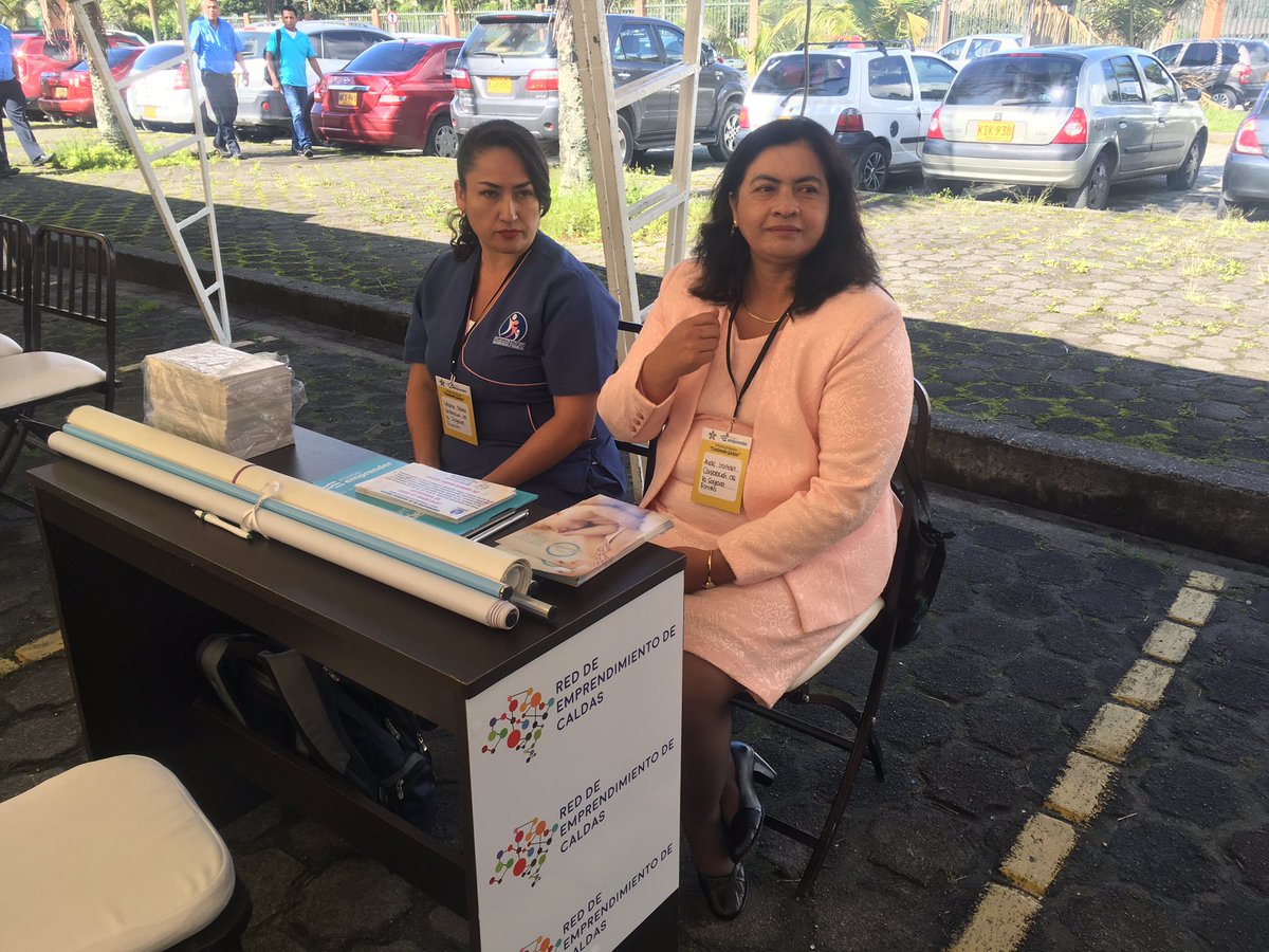 CCManizales's tweet photo. Hasta ahora tenemos la asistencia de 50 personas entre compradores y vendedores con negociaciones cerradas de 32 millones de pesos aproximadamente. https://t.co/W62hGwZsgV