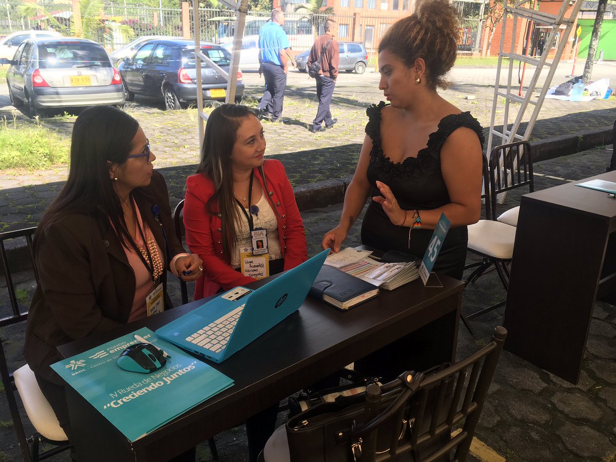 CCManizales's tweet photo. Hasta ahora tenemos la asistencia de 50 personas entre compradores y vendedores con negociaciones cerradas de 32 millones de pesos aproximadamente. https://t.co/W62hGwZsgV