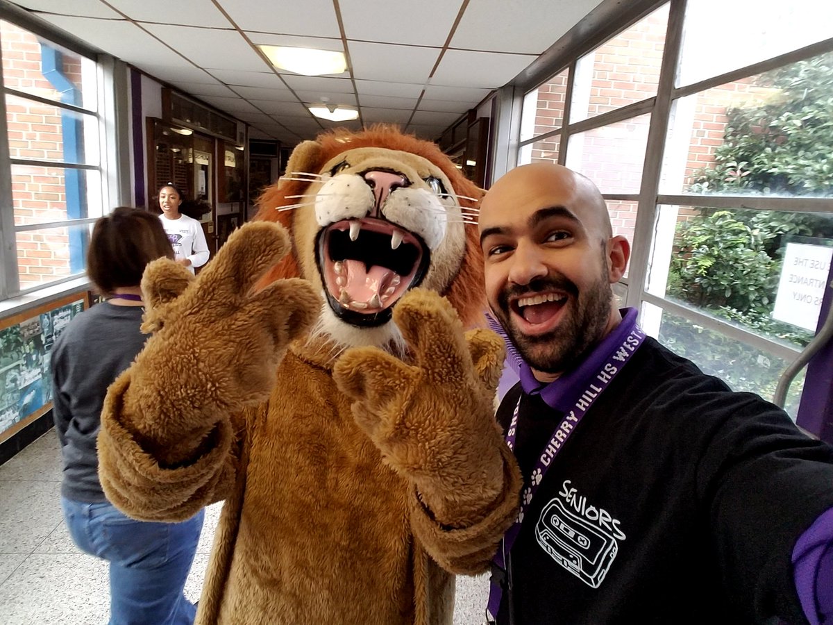 MrAbelRamos's tweet photo. Pep Rally!!! Who's amped? This guy with the Lion!!! Let's go Seniors!! Class of 2018 #westway #lionpride https://t.co/5GMbjnvHw2