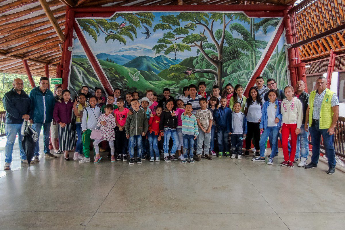 CarderRisaralda's tweet photo. Gracias al convenio con la @UTPereira los niños de las Inst. educativas rurales de Quinchía, Guática y Balboa visitaron el @JBotanicoUTP, el planetario y tuvieron una jornada lúdica en la Corporación para conocer nuestra labor y compromiso con las actuales y futuras generaciones. https://t.co/swnAqv48nK