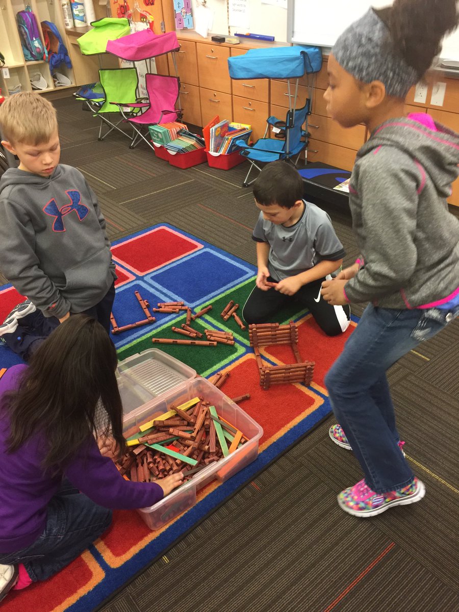 MillieAbernath2's tweet photo. Team builder...turkey traps!  Happy Thanksgiving #firstgraderslearningisfun https://t.co/gN7BUaahd5