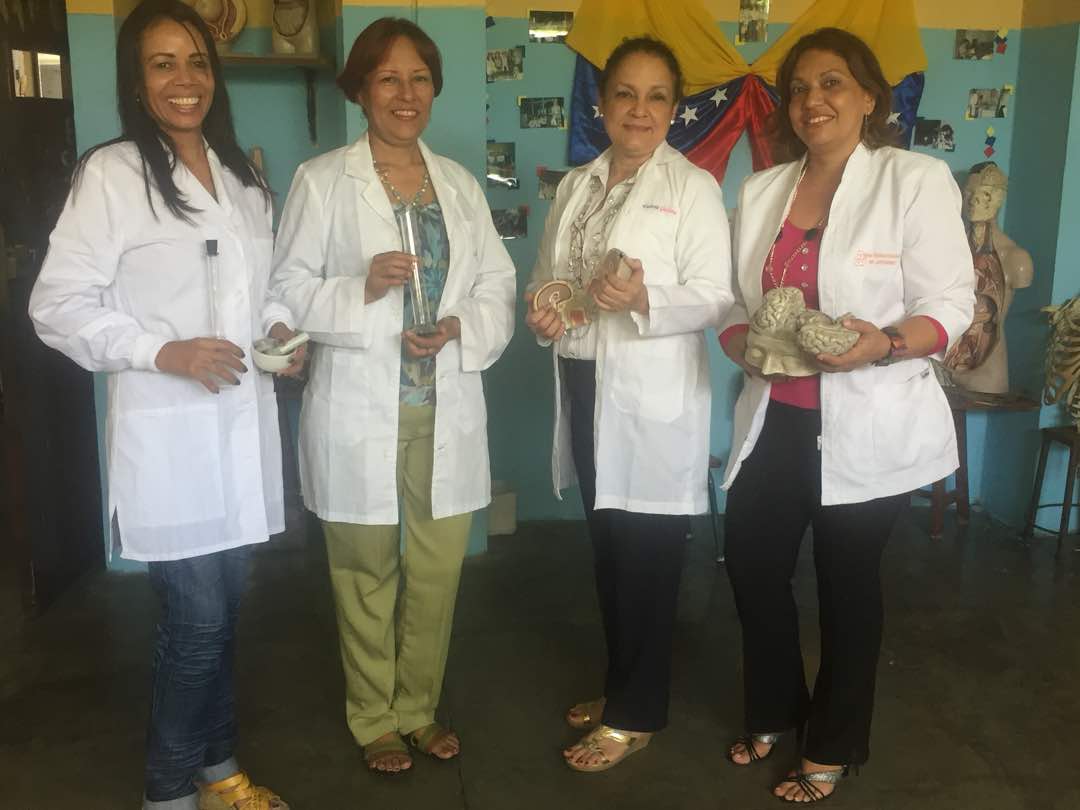 CBITColomine's tweet photo. .@CBITColomine  Inauguración y Restauración del Club de Ciencias Santos Anibal  Dominicci en el Complejo Educativo Luis Alfredo Colomine. Como invitado  especial uno de los directivos más emblemáticos de la institución MSc.  Dilcia Zambrano. https://t.co/q5vM1iYfud
