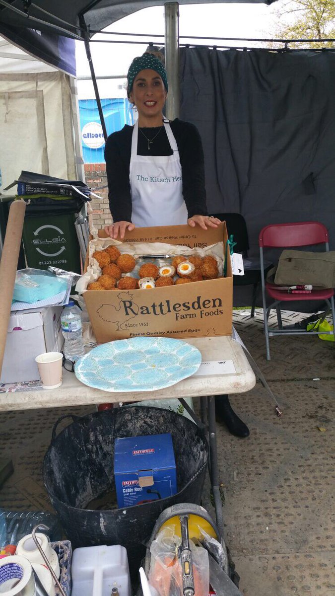 RattlesdenFF's tweet photo. Honoured to have contributed in the smallest way by helping to feed the amazing people volunteering their time. @DIYSOS @LintonKitchen https://t.co/vRoVdHbps6
