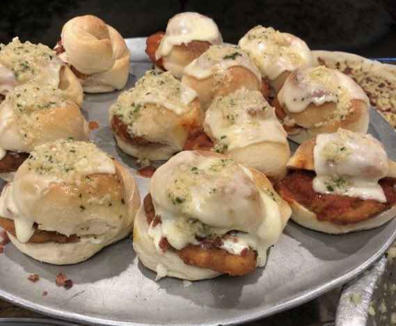 FranksHopatcong's tweet photo. Garlic Knot Stuffers 👌🏼 #franks #hopatcong #garlicknot https://t.co/YvY27W78cd