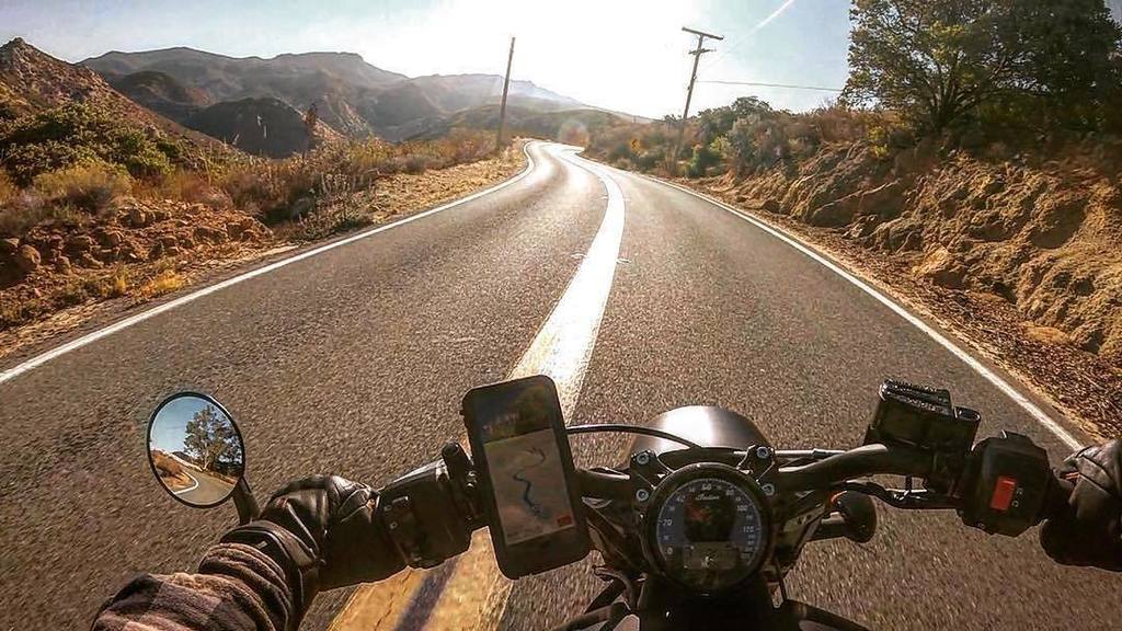 ROKFORM's tweet photo. Safe travels to anyone heading out on one of the busiest travel day of the year!
#rokform #mountable #phonecase #motorcyclemount
#Repost @copten
・・・
Life Is A Journey • Enjoy The Ride 🌄 #IndianMotorcycle #IndianScout #ScoutBobber #Rokform #GoPro #Hero5 #IndianScoutBobb… https://t.co/lNKBO1Qzke