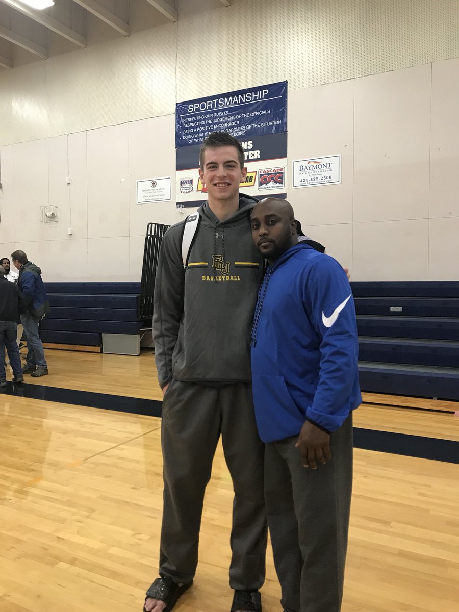 WAELITE's tweet photo. Leighton Kingma PLU!! #2016Class https://t.co/T1VhhCLeXP