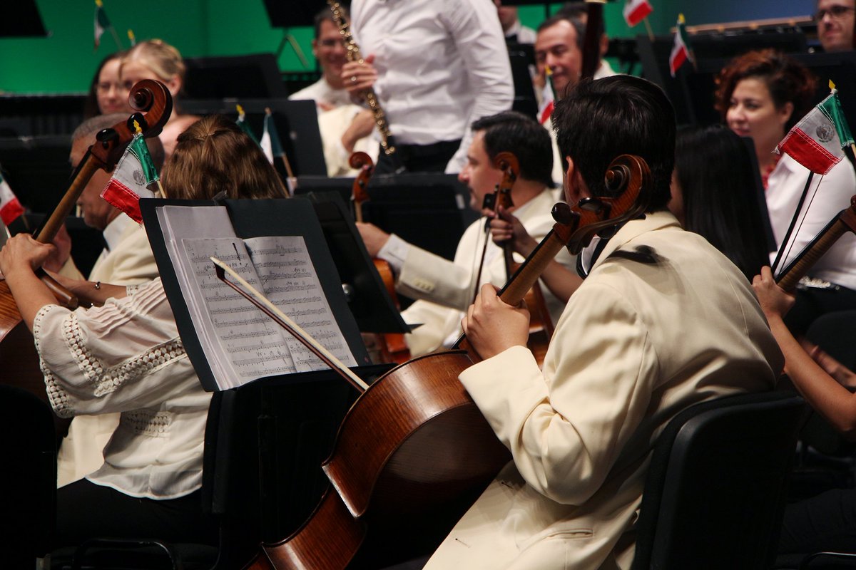 Rogelio Garza Rivera (@rogeliogzauanl) on Twitter photo La música es una parte esencial de nuestra vida. Expreso mi reconocimiento a todos los que dedican su talento, creatividad y autenticidad a este arte, principalmente a estudiantes, egresados y maestros de la <a href="/FAMUS_UANL/">Facultad de Música</a>.
#DíaDelMúsico #SomosUNI La música es una parte esencial de nuestra vida. Expreso mi reconocimiento a todos los que dedican su talento, creatividad y autenticidad a este arte, principalmente a estudiantes, egresados y maestros de la <a href="/FAMUS_UANL/">Facultad de Música</a>.
#DíaDelMúsico #SomosUNI