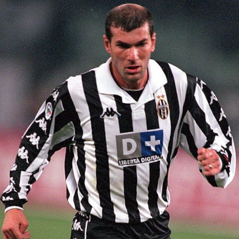 TheHeadtoHead's tweet photo. RT for Zidane🇫🇷
LIKE for Iniesta🇪🇸 

#JuveFCB https://t.co/aWoQb7nO4o