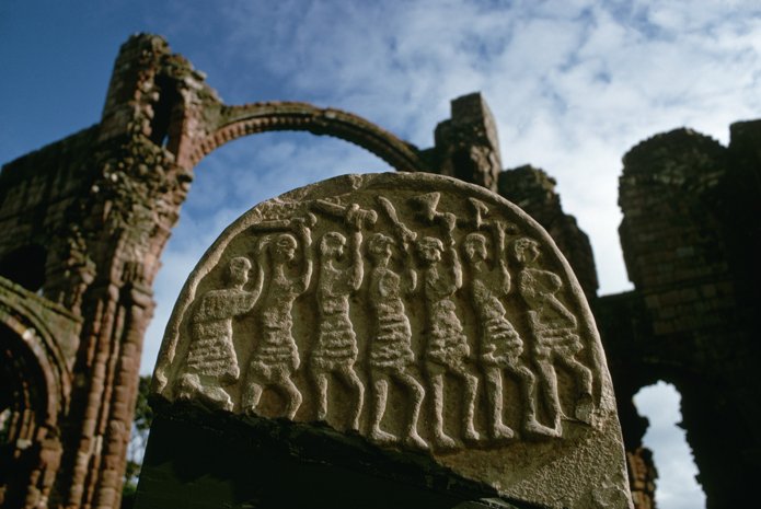 EnsScholastica's tweet photo. "First we take Lindisfarne" #MiddleAgeASong https://t.co/GfCJSwgSpv