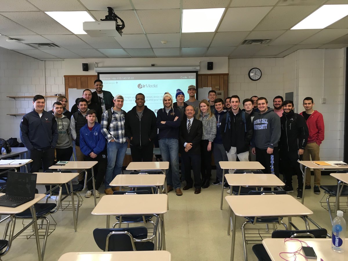 LenDeLuca's tweet photo. Thatβs Harry Enten with his arms folded, the βwhiz kidβ of Nate Silverβs https://t.co/hPHxsGqeIv website and podcasts, @SHU Sports Marketing class Tuesday. Alabama Senate, Elections, the Giants covered in a spectacular hour. #Seton Hall Sports Poll #Setonian #538 #Stillman https://t.co/lD97HiJbbA
