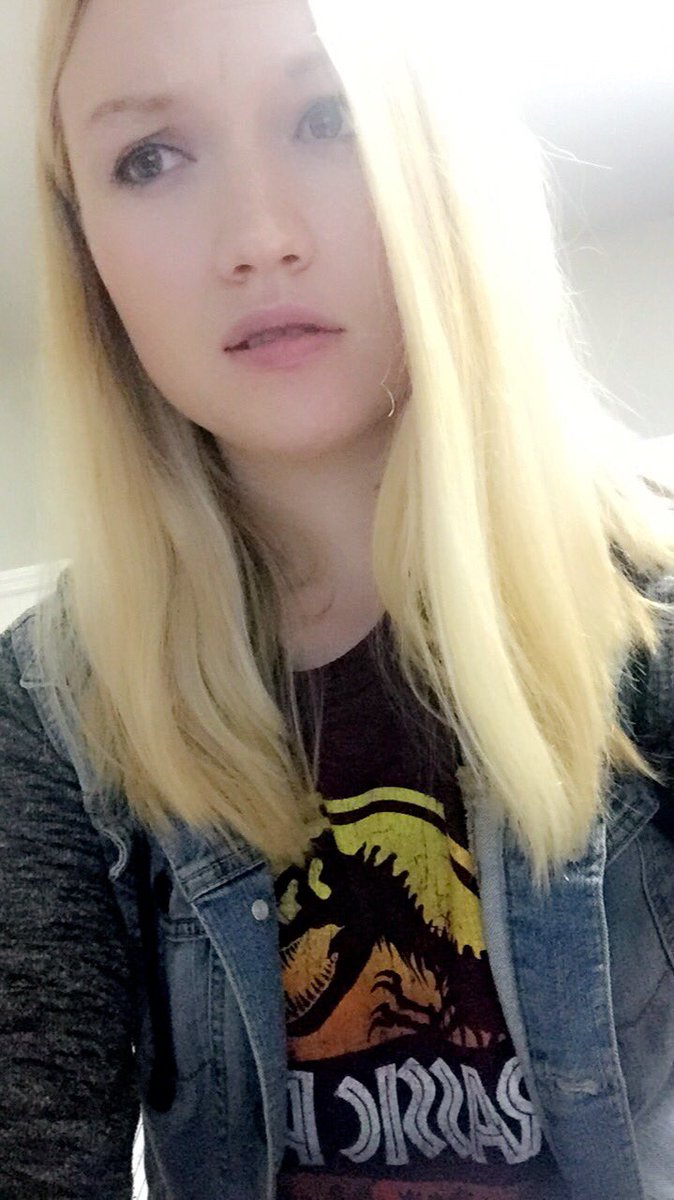 HAWaring's tweet photo. My face while secretly reading my writing at work and I realize it’s total shit. Lmao #WhyDoIWrite #OhYeahBecauseImKindaGood #WhatTheFuckWasThatHales? #OhLordMyBadAlyx #TASReading
#OopsDidIJustNameDropMyTitle 😏 https://t.co/iezMd5WXMw