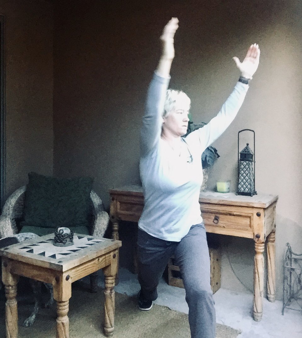 HeidiBegeot's tweet photo. Dynamic Stretching. Part of my morning routine. A great way to open up one’s body and mind. Creating flexibility while simultaneously raising energy levels to get after the day!
.
#dynamicstretching
#morningroutine 
#bestalwart 
#livewell https://t.co/xA3vNcd9ef