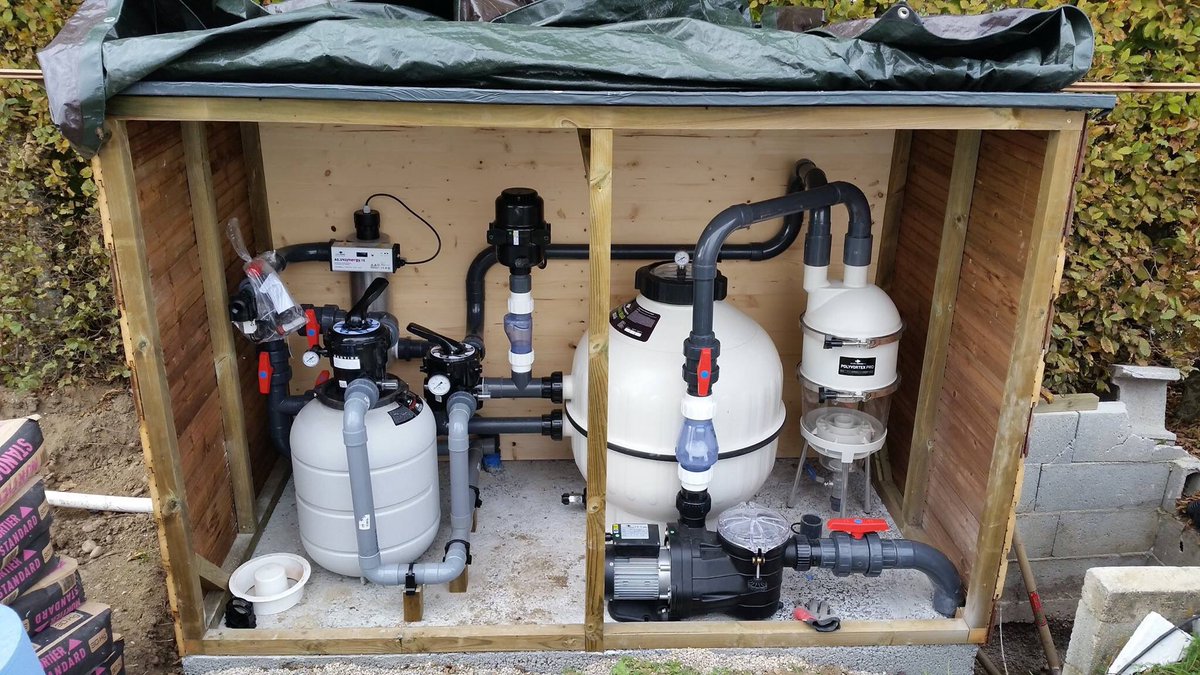 _AquaticScience's tweet photo. #nospartenairesontdutalent avec une modification de système de filtration afin d’installer un shark bead, phosphosorb et AS UV Synergy (stérilisateur uv redoutable avec photocatyle) 🐟 Réalisation : Léman Aquatique. #bassin #koï #aquaticscience https://t.co/zfxVZ47cKu