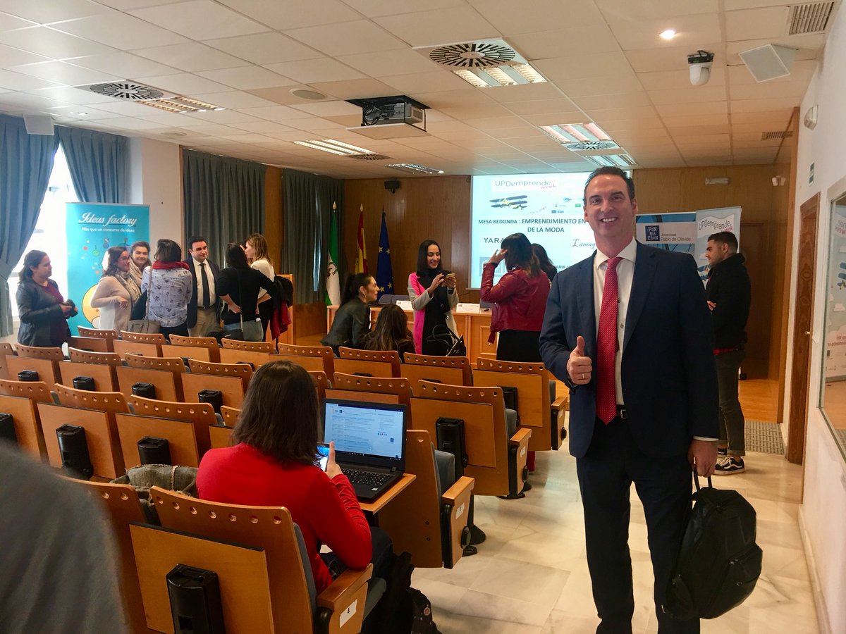 e_iaci's tweet photo. Preparados para hablar de #emprendimiento en la @pablodeolavide #upoemprendeweek @e_iaci @MujeresSBSF Como generar ventas https://t.co/nERsClvbKb