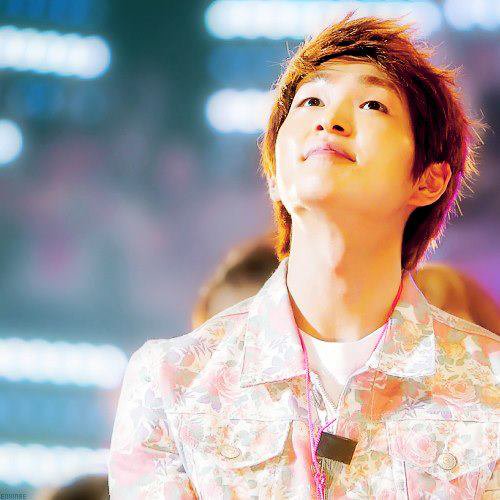 SHINeeIsOT5's tweet photo. Hoy más que nunca estamos contigo. No te dejaremos solo mi Onew @skehehdanfdldi
#FightingOnew
#SmilingOnew
#WeLoveOnew
#온유야_기다릴게
#온유사랑해
#샤이니사랑해
#SHINeeisFIVE
#SHINee5사랑해요
#5HINeeForever
#5HINeeWorld
#최고의리더온유
#최고의그룹샤이니
#5人でSHINee https://t.co/zRr9VZmR4V
