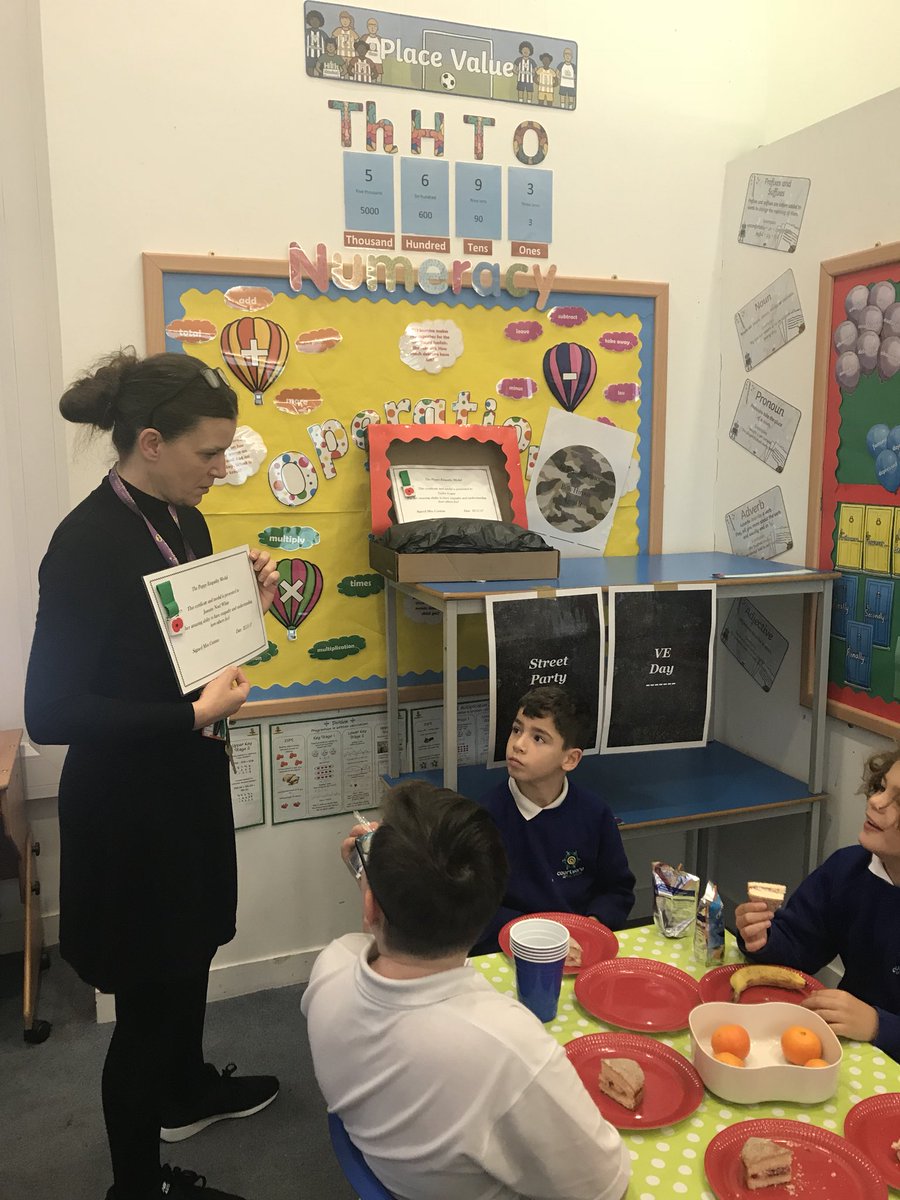 OATBridge1's tweet photo. Looooook!!! Everyone managed to earn the poppy #empathy medal and award, how fantastic is that?!! #tbap17 #Behaviour4Learning #crosscurricular #lovelearning 🥇 #outstanding #achievementunlocked https://t.co/1YJl5mGcDj