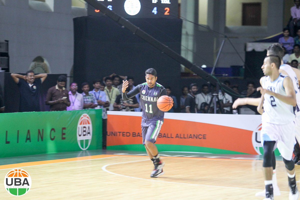 ChennaiSlam's tweet photo. Vignesh looks to set the floor for Chennai Slam vs @HyderabadSky.
#UBASeason4 #UBAIndia https://t.co/JBsOqzOJzd