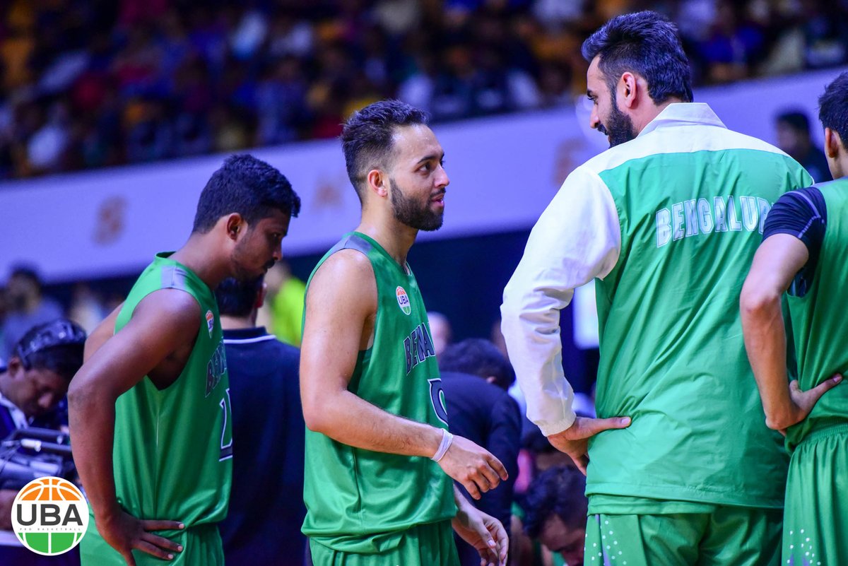 BengaluruBeast's tweet photo. @Rajan3937 and Manprit converse prior to tip-off in #UBASeason4semifinal series.
#UBAIndia #UBASeason4 https://t.co/hirst7a4w5