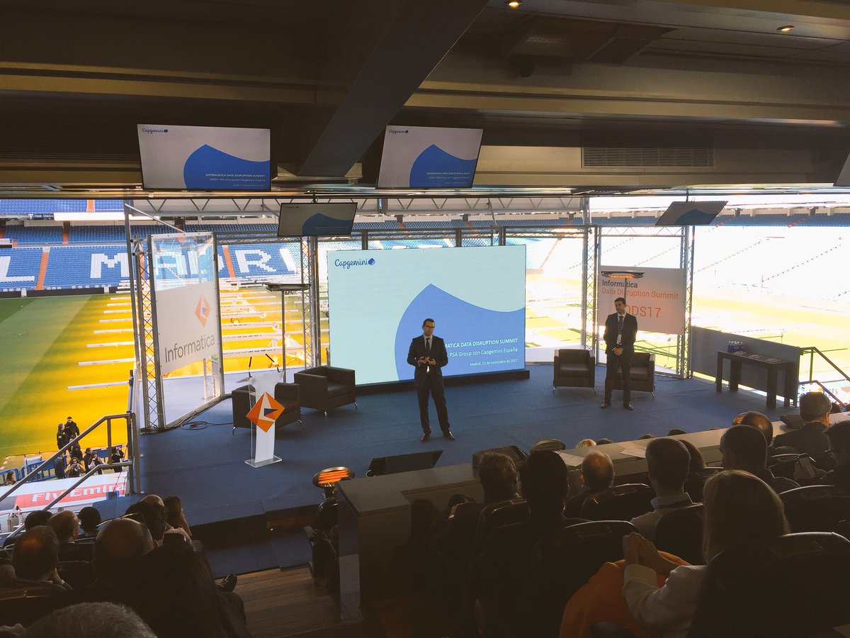 Capgemini_ES's tweet photo. Víctor Martin y Gabriel Enríquez en #DDS17. Hablamos del trabajo hecho en @GroupePSA con #MDM https://t.co/49j4cJIYPg