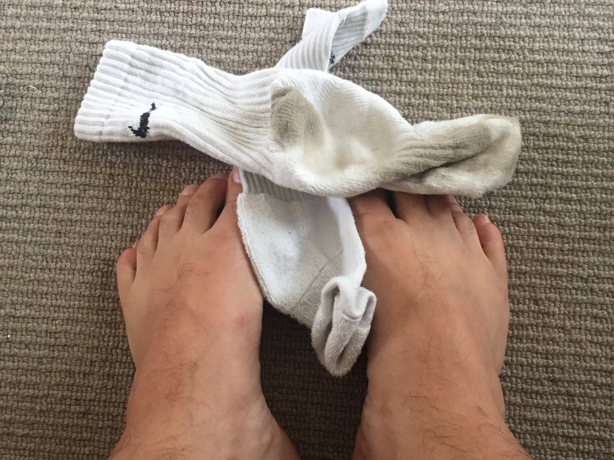 SupremeDrainer1's tweet photo. These nike socks are rank! What fag wants them, can be posted within 10 mins! https://t.co/oksmzF5LE1