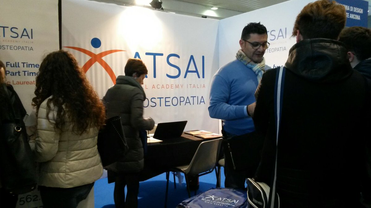 Atsai_ROI's tweet photo. Primo giorno dell' #ATSAI al #salonedellostudente a #Bari , #fieradellevante ... Ti aspettiamo allo stand i8 ... Metti le tue mani in buone mani! https://t.co/OlUKxkPVY9