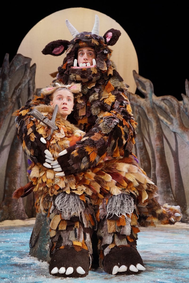 CWOA's tweet photo. **WIN** To celebrate Christmas with The Gruffalo at Chessington we are giving three families the opportunity to see THE GRUFFALO’S CHILD LIVE in the West End. For your chance to win tickets RT this post! T&amp;C's apply: https://t.co/JhDUbSxJER https://t.co/H3QEvUUAKY