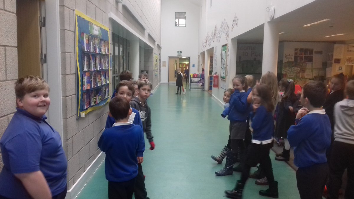 P3C_DeanburnPS's tweet photo. Using a trundle wheel to measure out the difference in stopping distances between a car travelling at 20mph and at 30mph. #speeddown #DPSRSW #StopDropandGo https://t.co/BBmuizh4u4