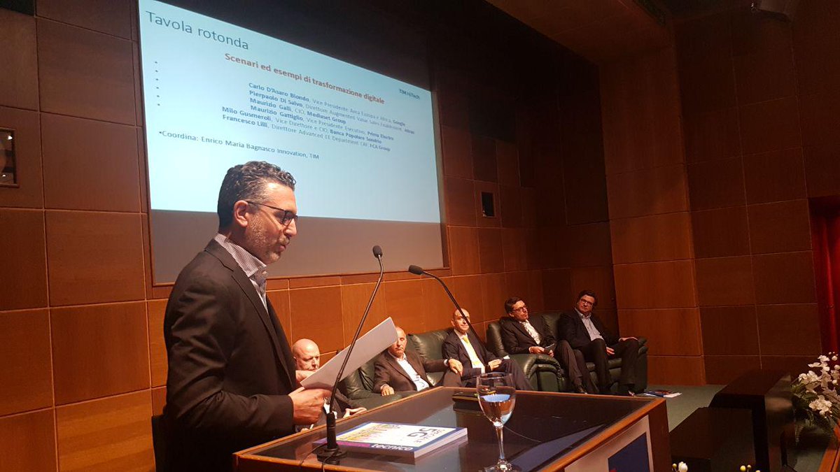 TIM_Official's tweet photo. “Vi ringrazio perché i vostri interventi hanno tutti suscitato grande interesse sul tema della trasformazione digitale”. Enrico Maria Bagnasco, Responsabile Innovation TIM, chiude la tavola rotonda all'Auditorium TIM. #TIMHiTech https://t.co/7trAapp1eq