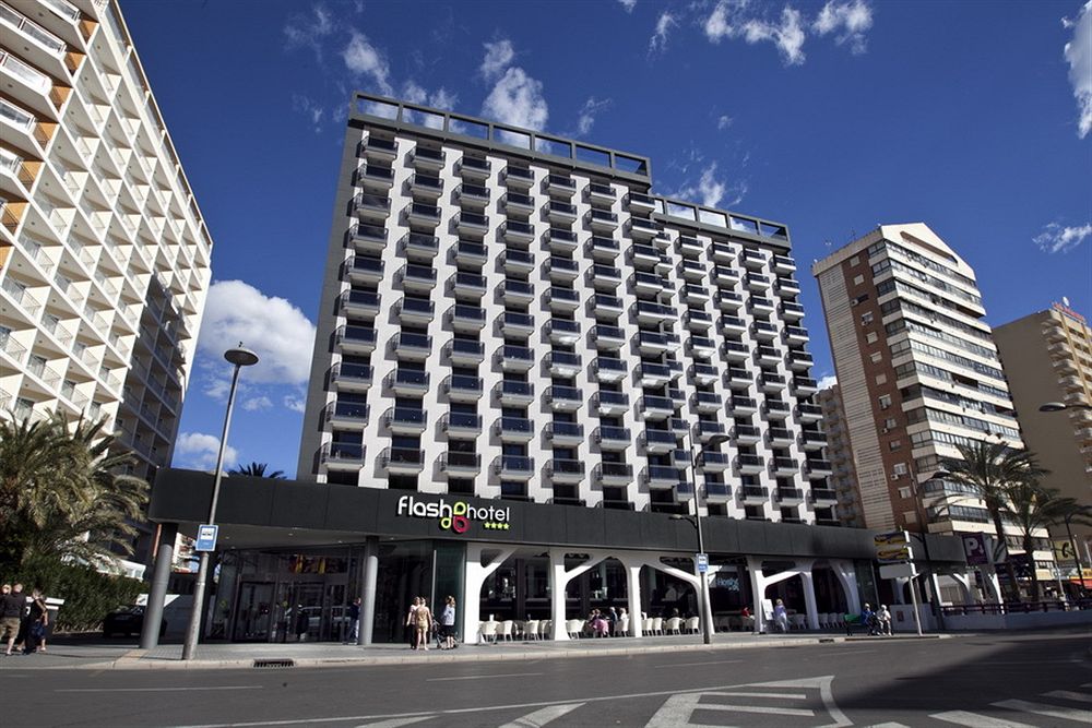 flashotel's tweet photo. Reserva en la semana del #BlackFriday hasta el 27 de noviembre y disfruta de un 6% de descuento adicional para todas las estancias. #FlasHotel #Benidorm
https://t.co/veO5JSPytv https://t.co/CjoqdKEzew