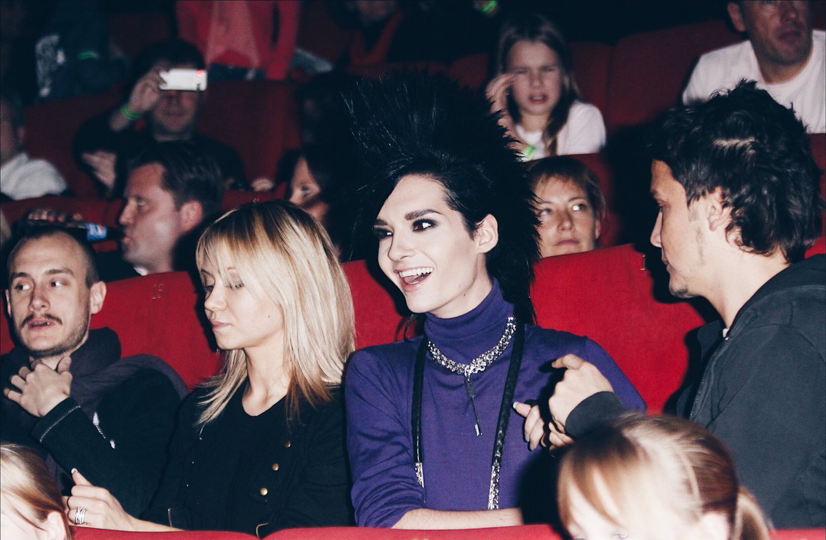 tbtokiohotel's tweet photo. 22.11.2009: Bill at the #arthur2 Premiere in Berlin, DE https://t.co/2cfAqxNQqZ