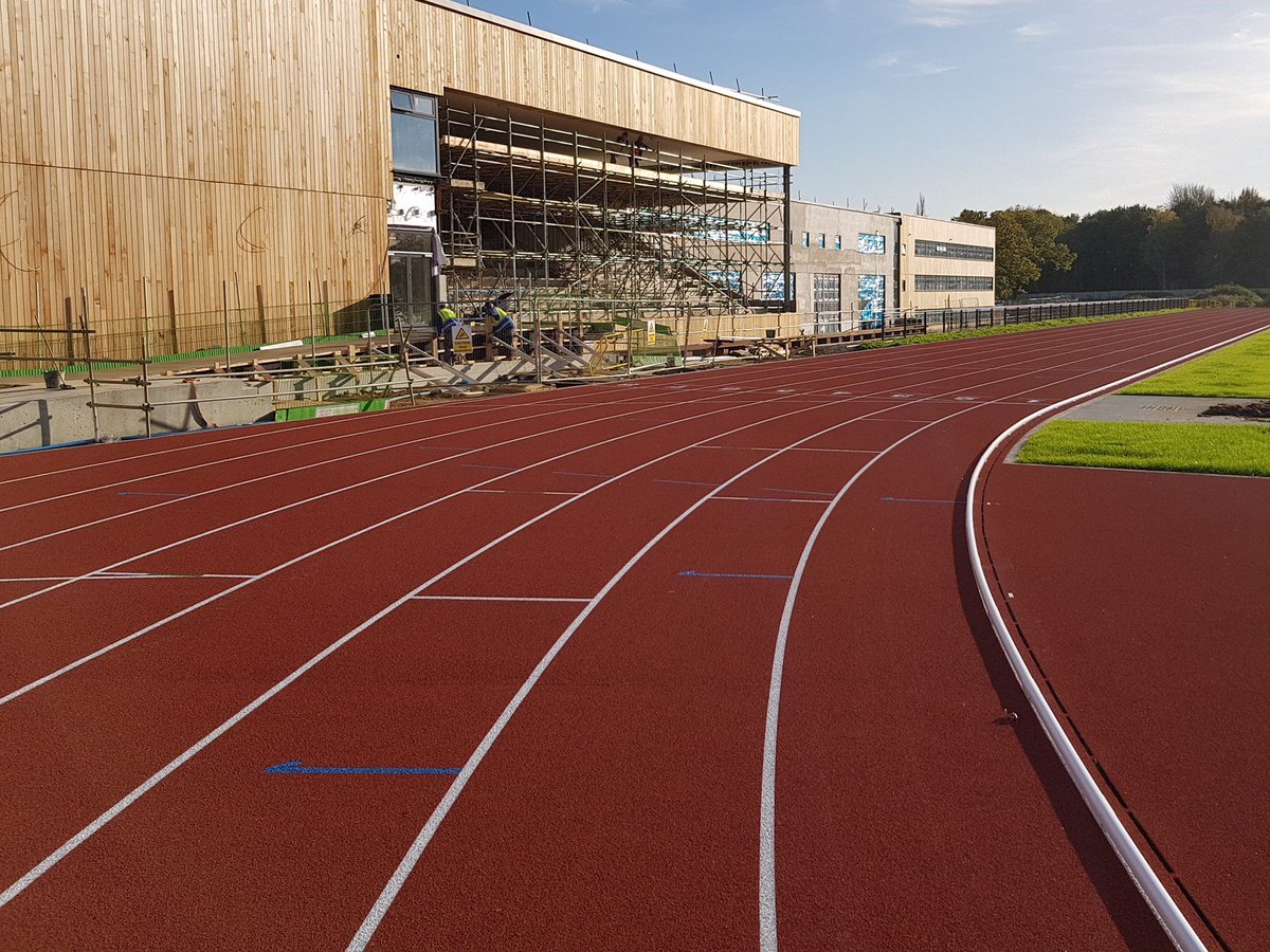 WhiteLineServ's tweet image. The end results from a newly surveyed and painted #athletictrack in Woking @SmithSportsCivi