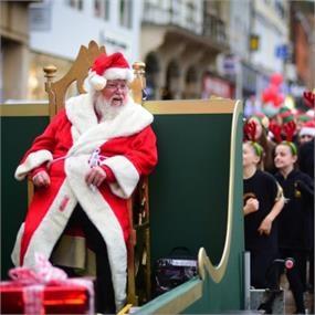 Happy #humpday It's not long now until the arrival of Father Christmas on Sunday 26 November! fal.cn/qSon #JarroldChristmas #Norwich