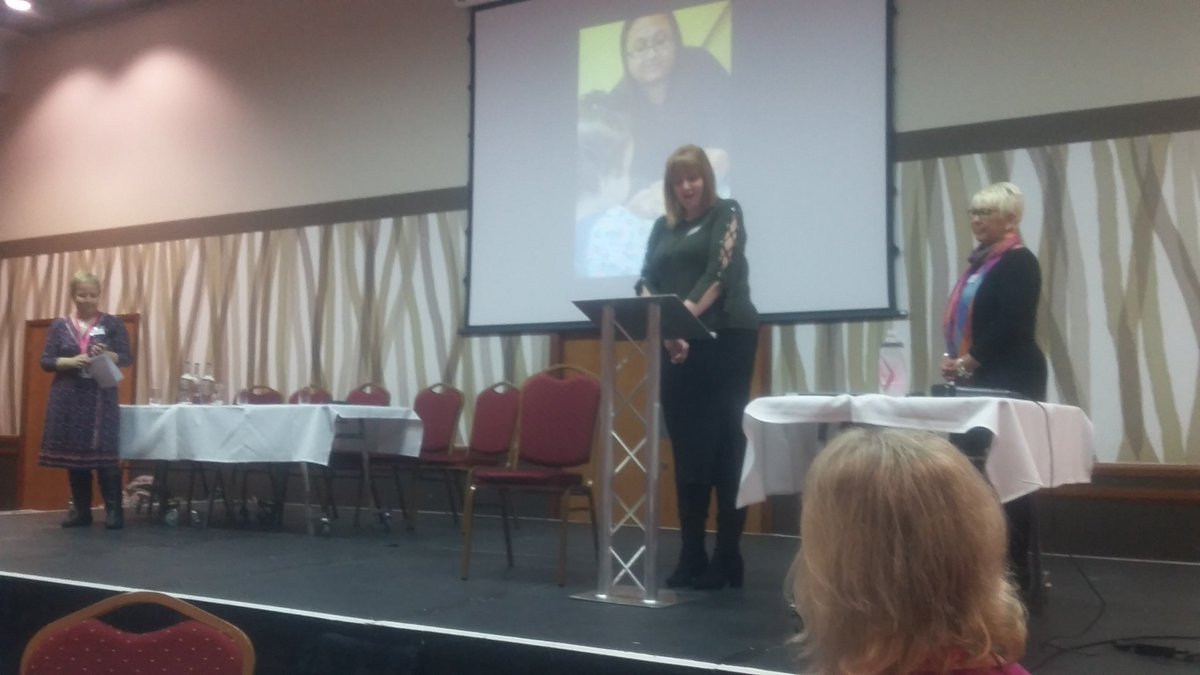 FS_Luton's tweet photo. Emma, a family worker from our Flying Start Children's Centre is talking about their role in #buildingfamilyresilience in their work in #Luton #FSConf17 https://t.co/LhG9OIxseC
