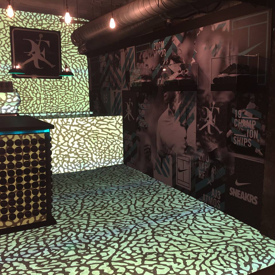 3MFilmsUK's tweet photo. #3M Scotchlite Print Wrap Film #780mC-10R isn't just for vehicles as this latest project from #AVW @wrapcube shows with this wall to floor #reflective transformation #sparkle by day and #glow by night https://t.co/Ny8wrXj5aS