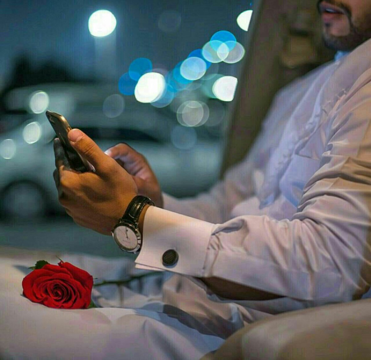 MAYTHAM_20's tweet photo. .
.
ودي ادق الرقم واقول كيف انت
ودي اسولف عن مشاعر جديده

ودي اقول بعالي الصوت ي اانت
انت غلا المشتاق و انت وريده
.
. https://t.co/rRXZ8TCqSH