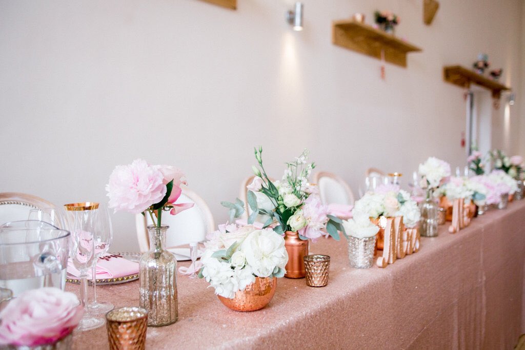 MillbridgeCourt's tweet photo. - Top Table -

Summer Top Table gorgeousness by @designedbyblush for J+T’s Wedding Day.

📸 by Philippa Sian.

Xx https://t.co/J5BMTVaveo