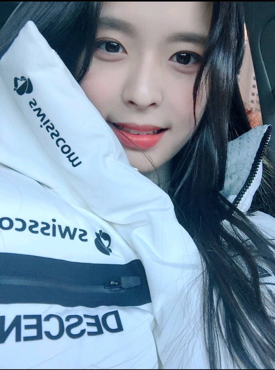 sohliss's tweet photo. 우리소연이 카톡사진 캡쳐ㅜㅜ
따뜻하고 이쁜데..흰색은 감당하기 힘듦!!시험기간이라 열공중~😊착한 우리딸!! https://t.co/LUCfrtPdAE